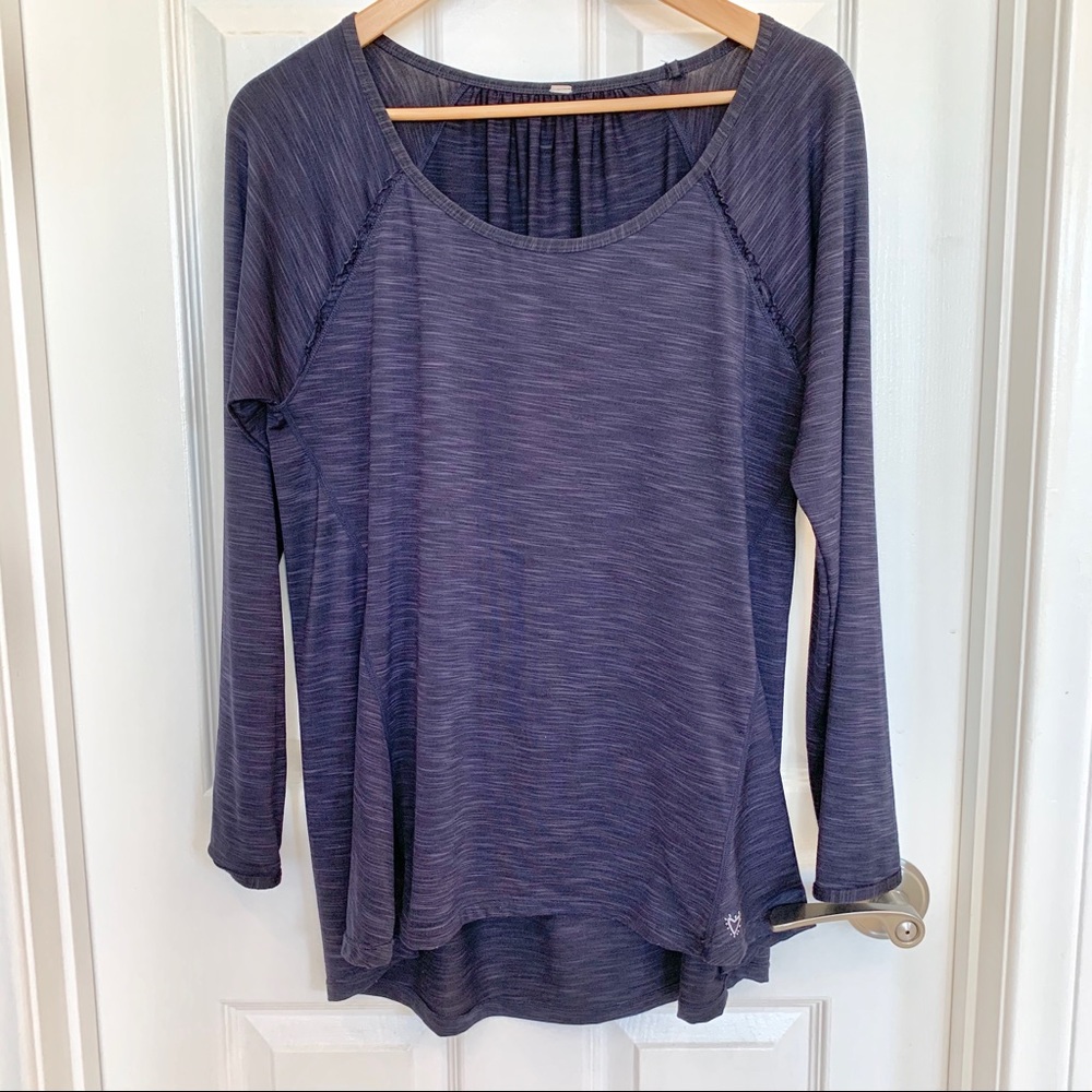 Activewear long sleeve navy blue top M
